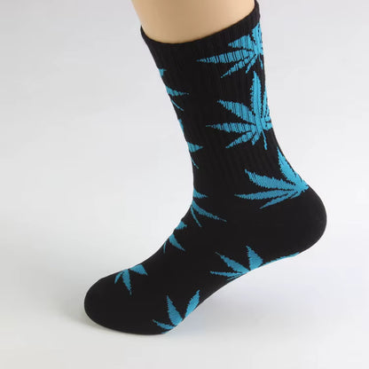 Medias con Diseño de Hojas