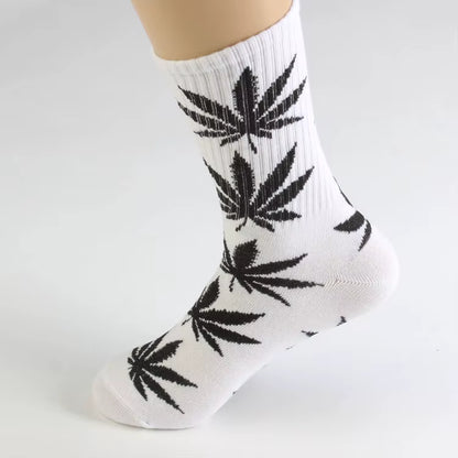Medias con Diseño de Hojas