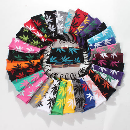 Medias con Diseño de Hojas